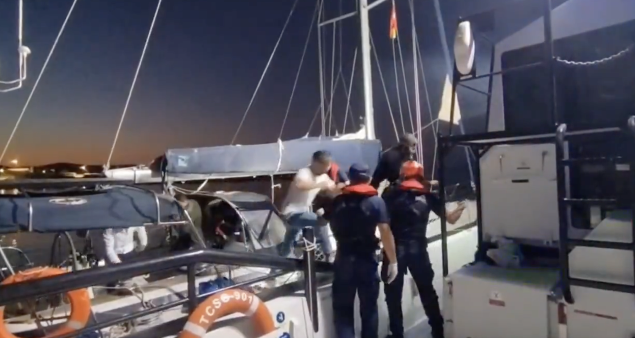 Muğla Açıklarında Göçmen Kaçakçılığı Operasyonu: 67 Düzensiz Göçmen ve 5 Şüpheli Yakalandı 1